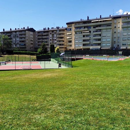 Oroel Apartment Jaca Exterior photo