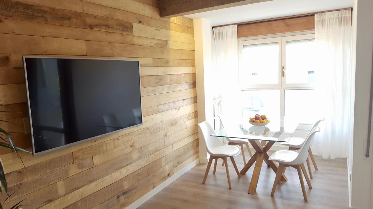 Oroel Apartment Jaca Exterior photo